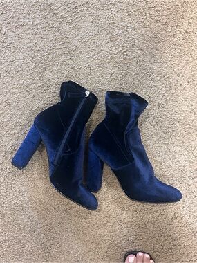 Steve Madden Navy Velvet Heeled Ankle Boots 4.5 inch heel